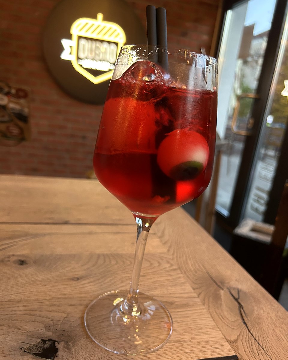 Krvavý spritz s&nbsp;gumeným okom